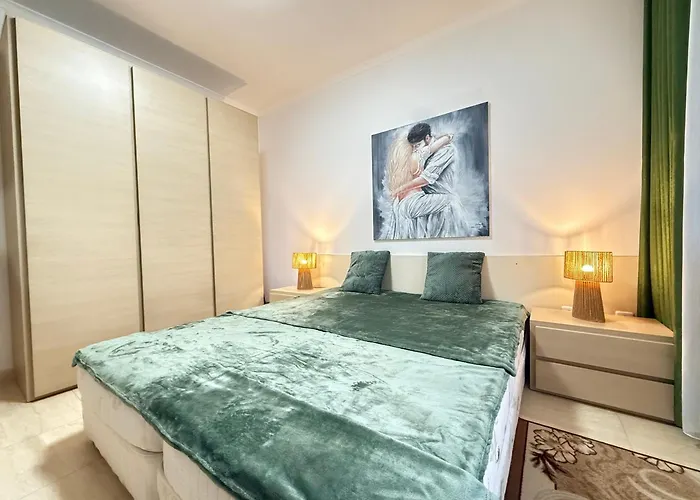 Grand Monastery شقة